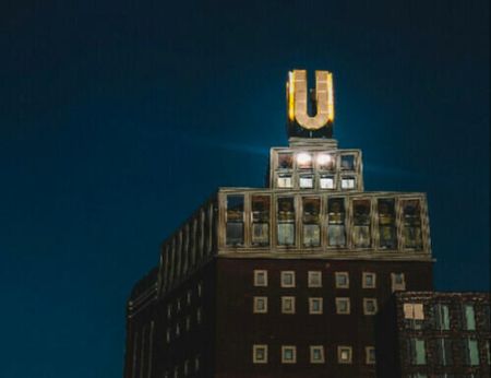 Kellereihochhaus der Union-Brauerei in Dortmund bei Nacht